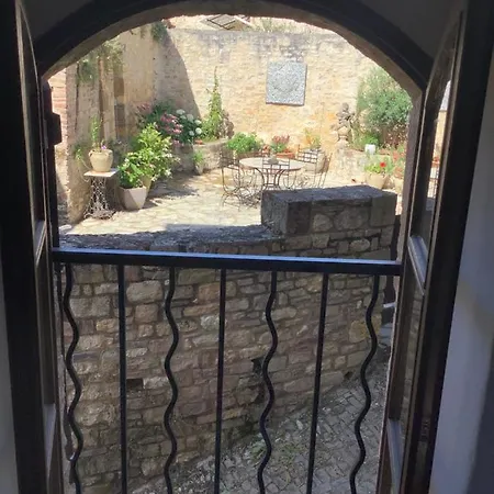 La Maison Fleurie *